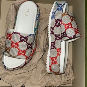 Gucci platform slide sandals - Pristine condition!